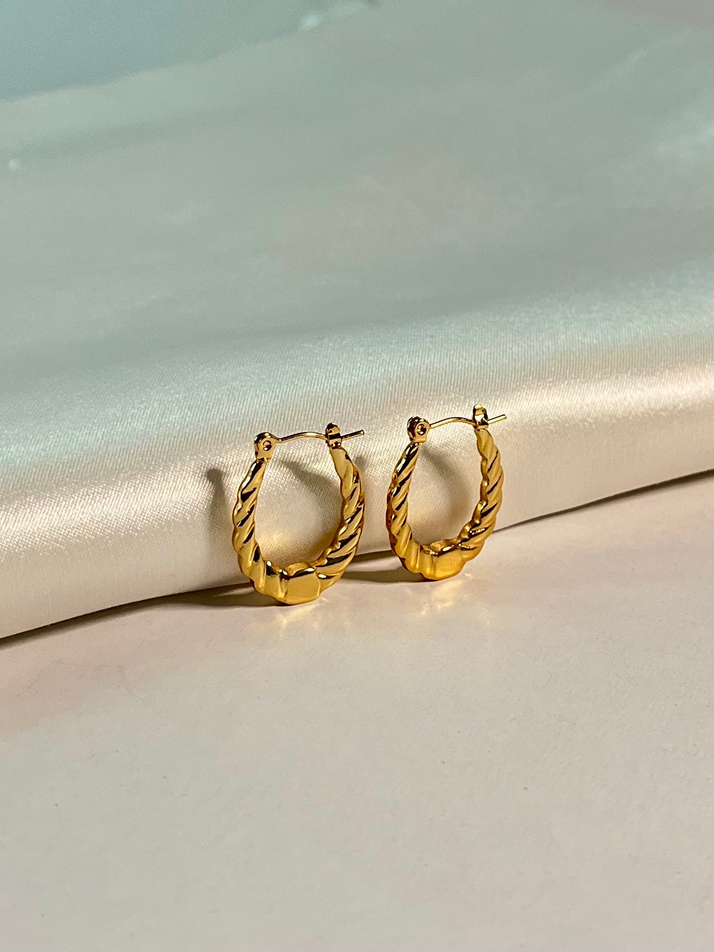 The edge hoops