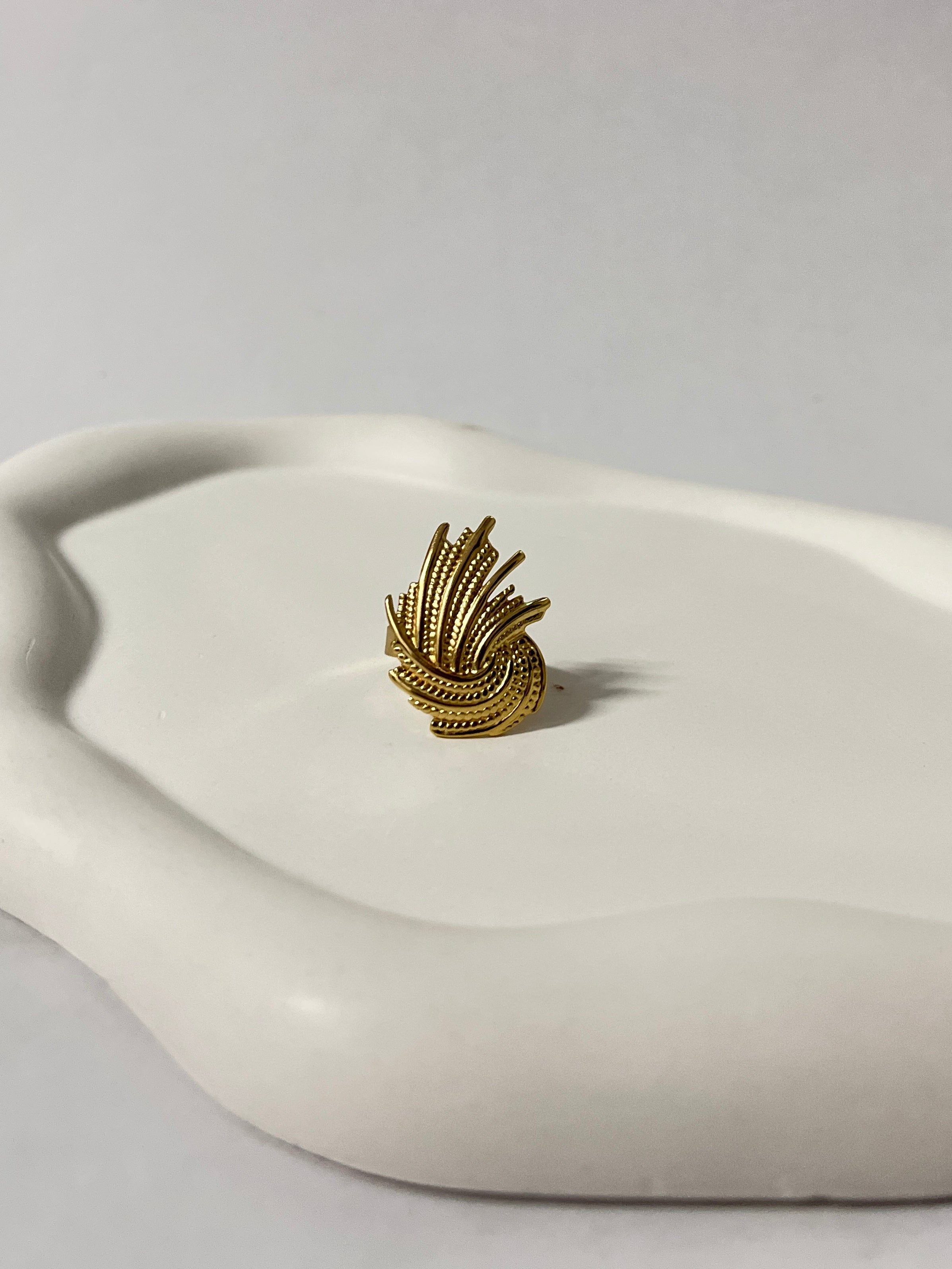 Seoul fluid muse ring