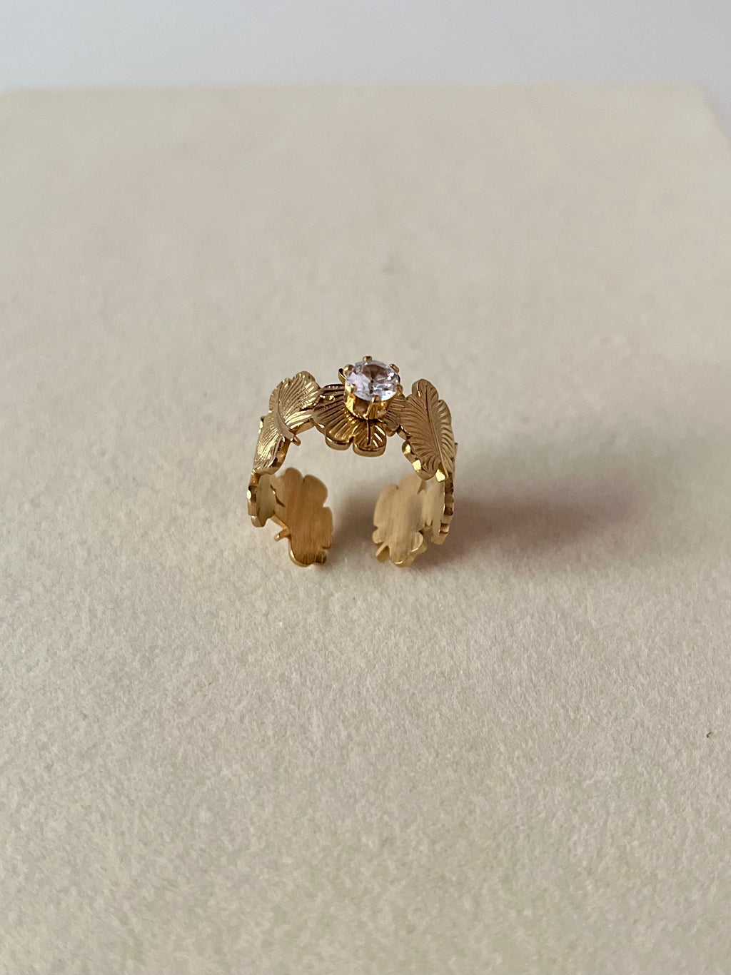 Seoul gold leaf ring