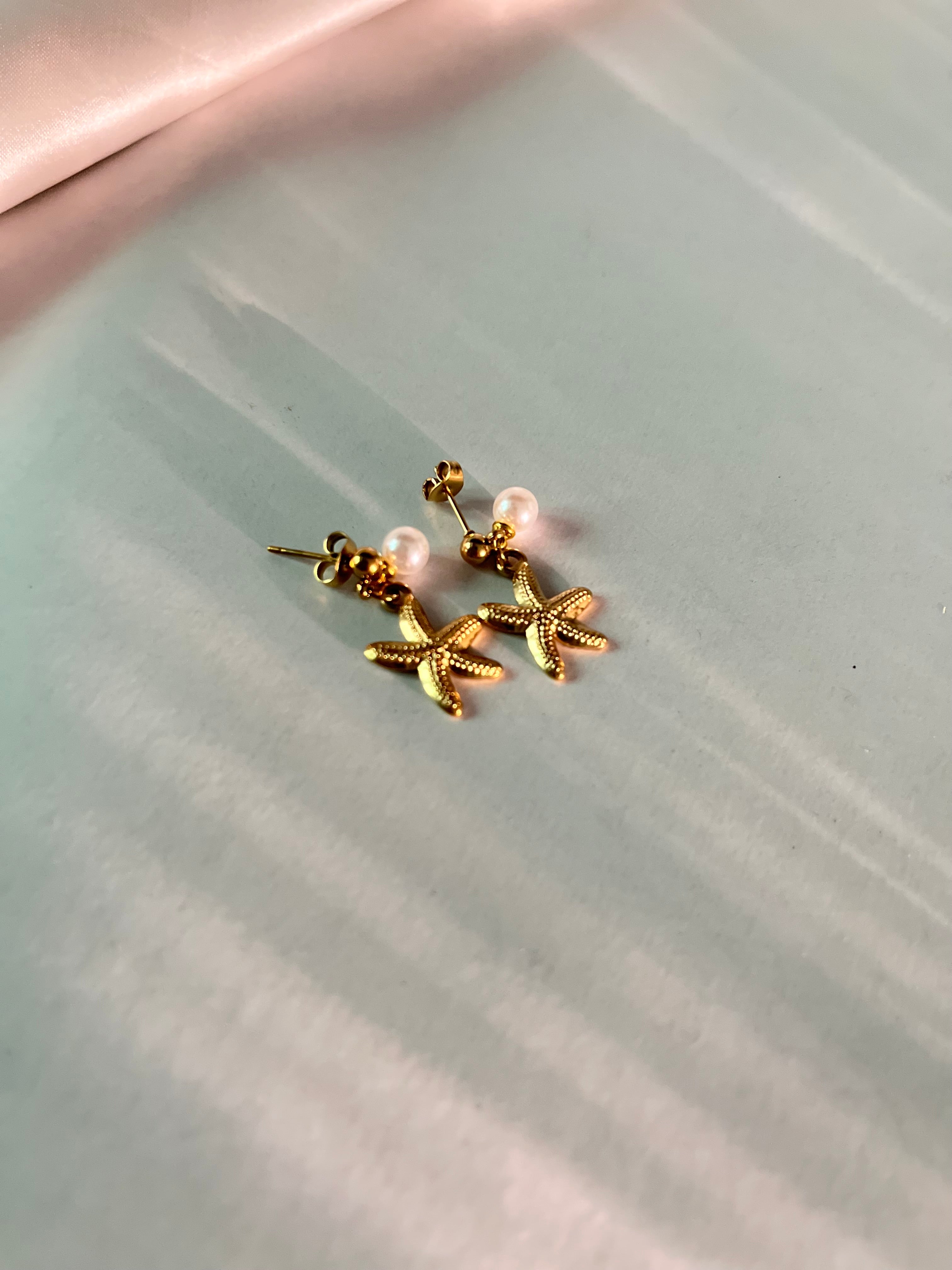 Dainty star and pearl earrings