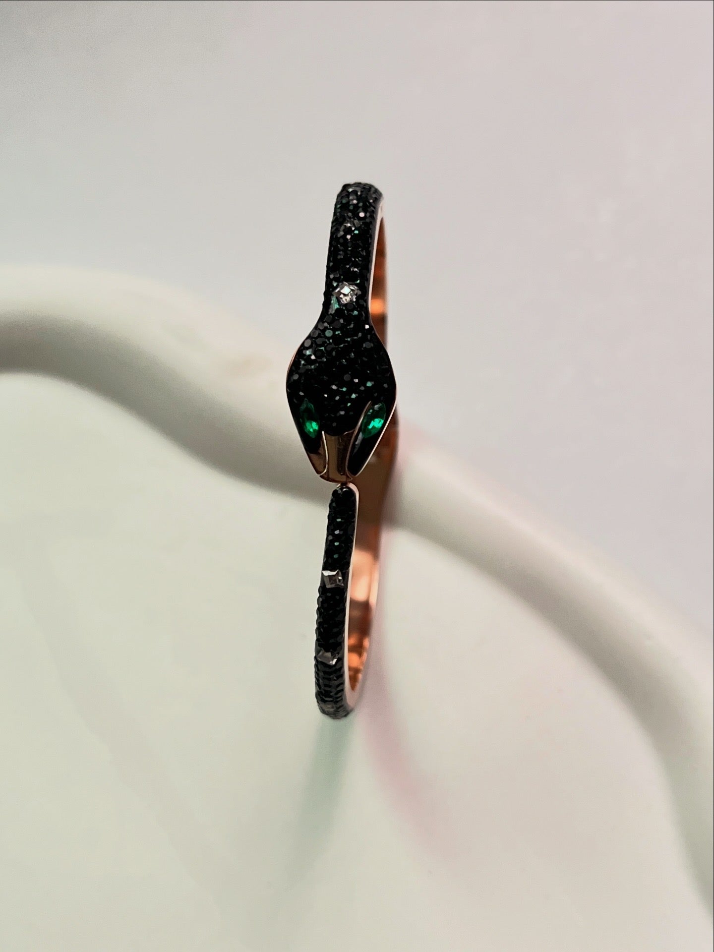 Seoul snake eye bracelet