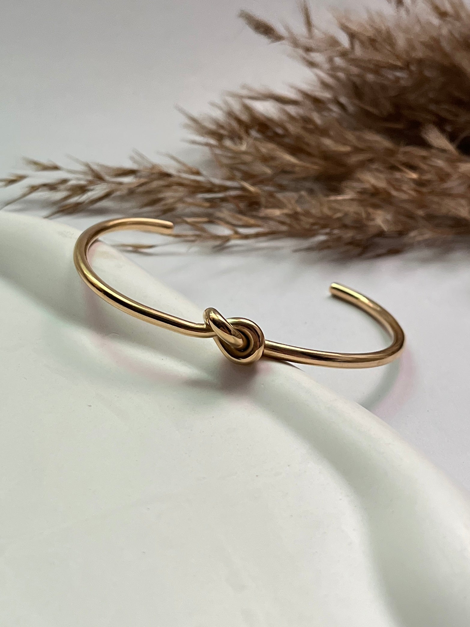 Seoul love knot bracelet