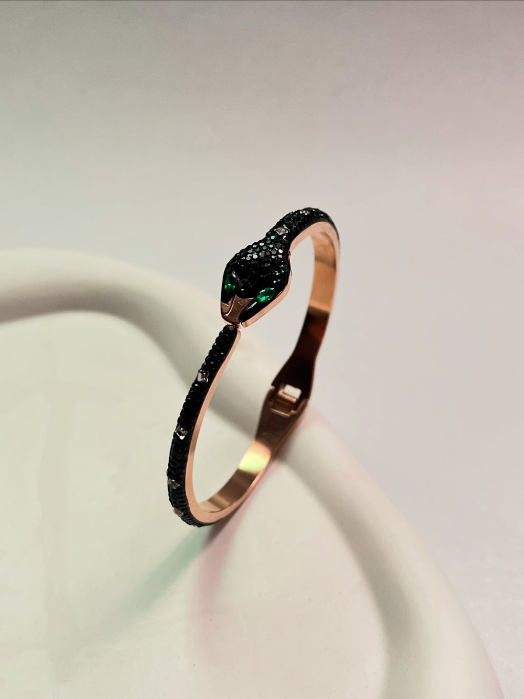 Seoul snake eye bracelet