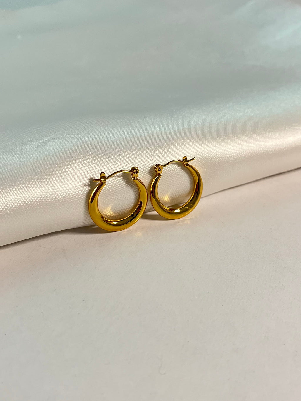 The bamboo hoops