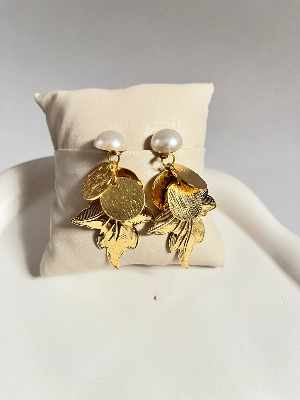 Seoul leafy earrings
