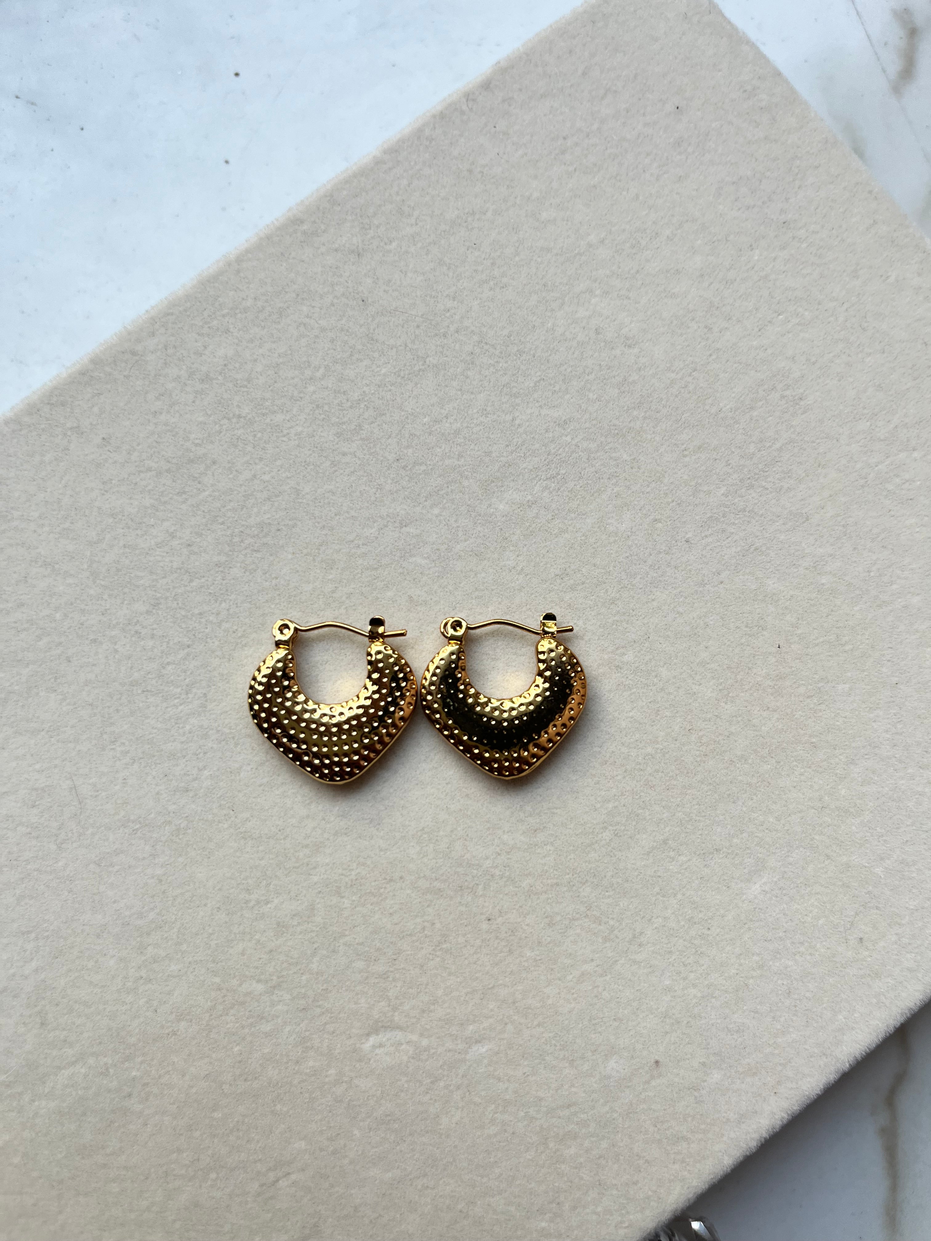 Aurelia hoops
