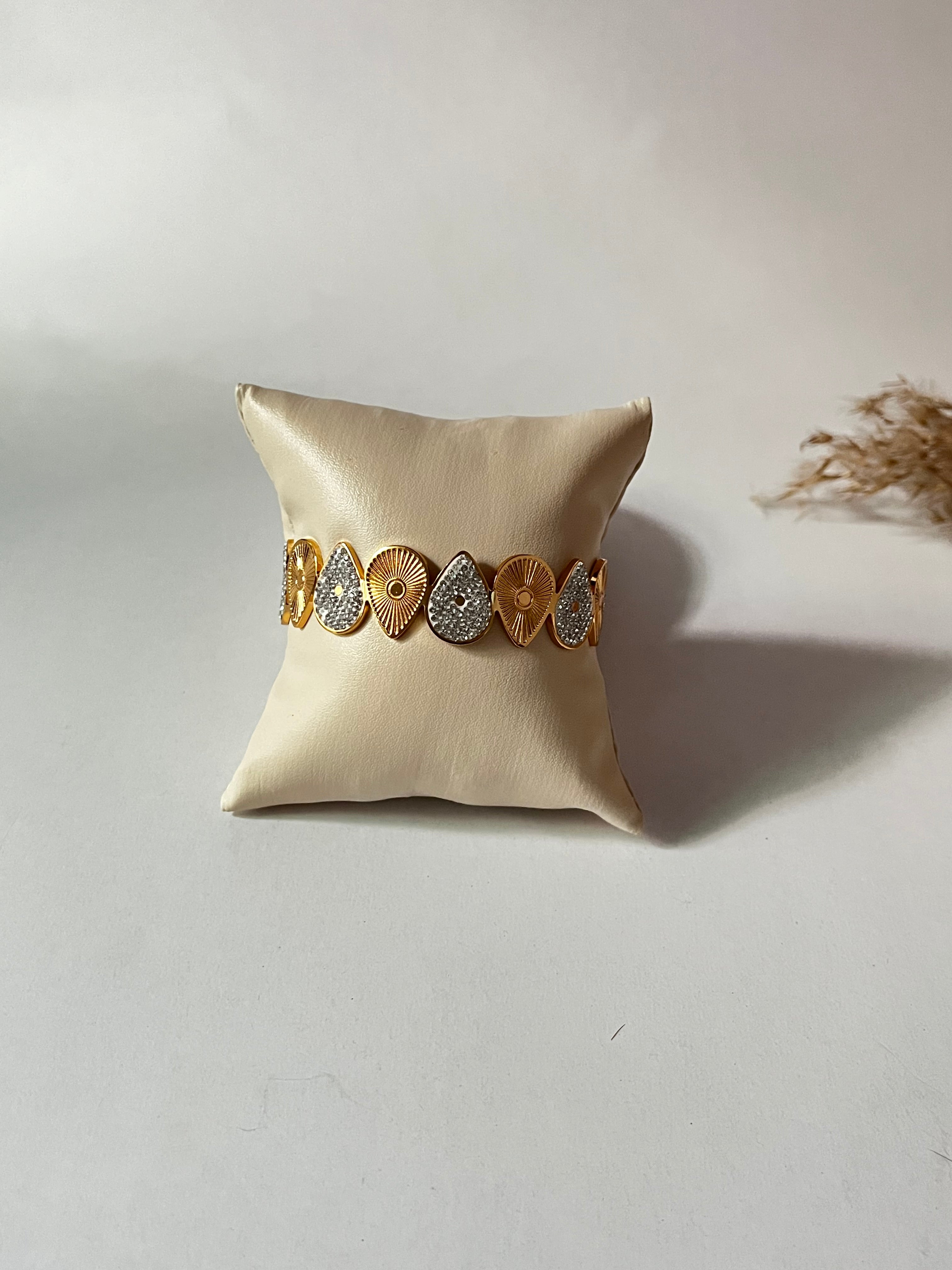 Trishya noora crystal bracelet