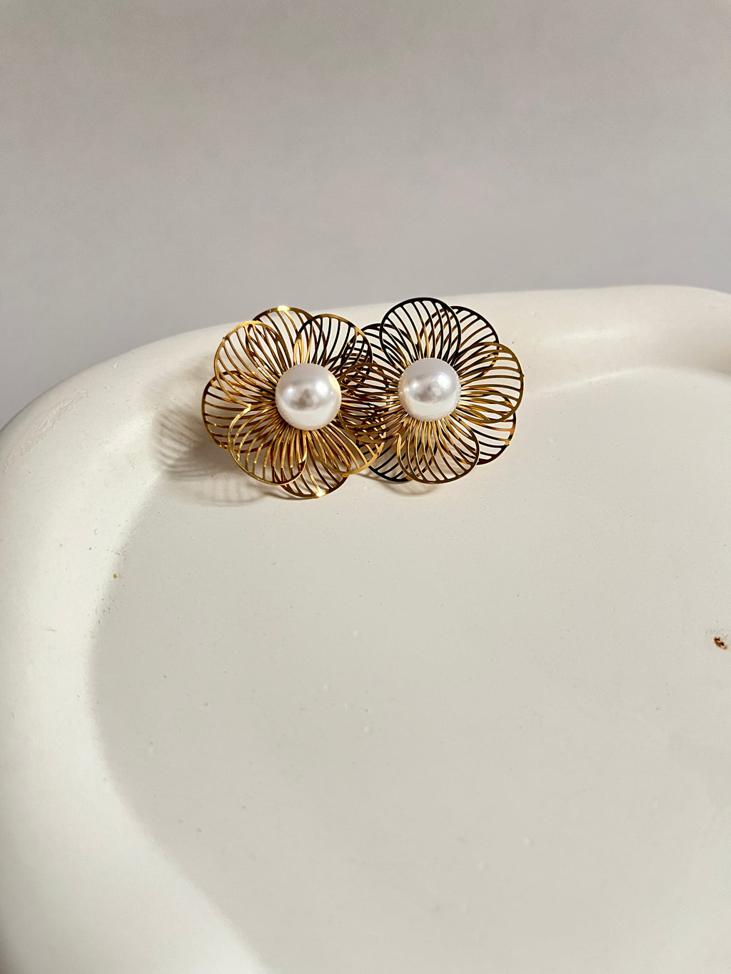 Trishya pearl flower