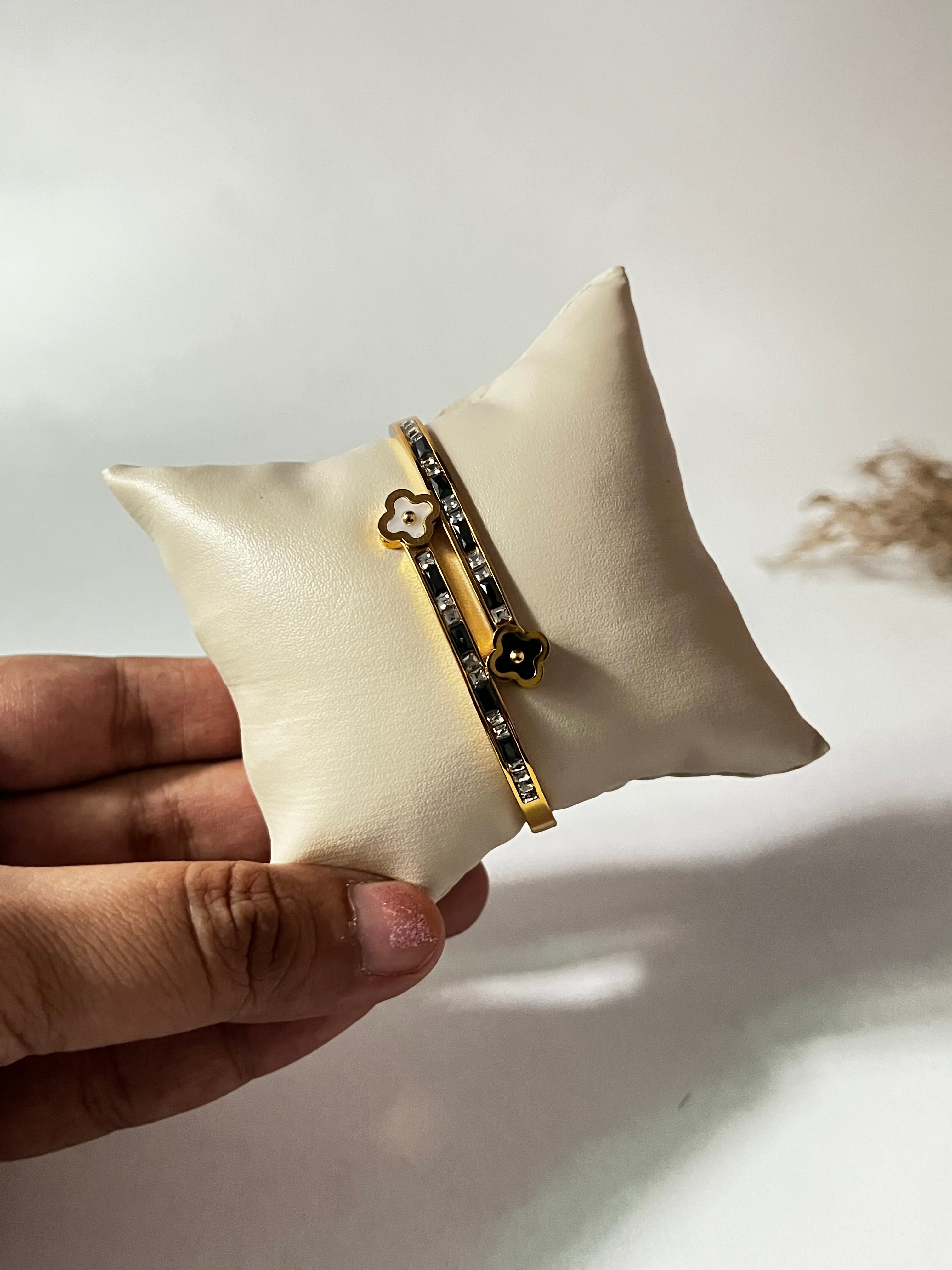 Trishya clover bracelet