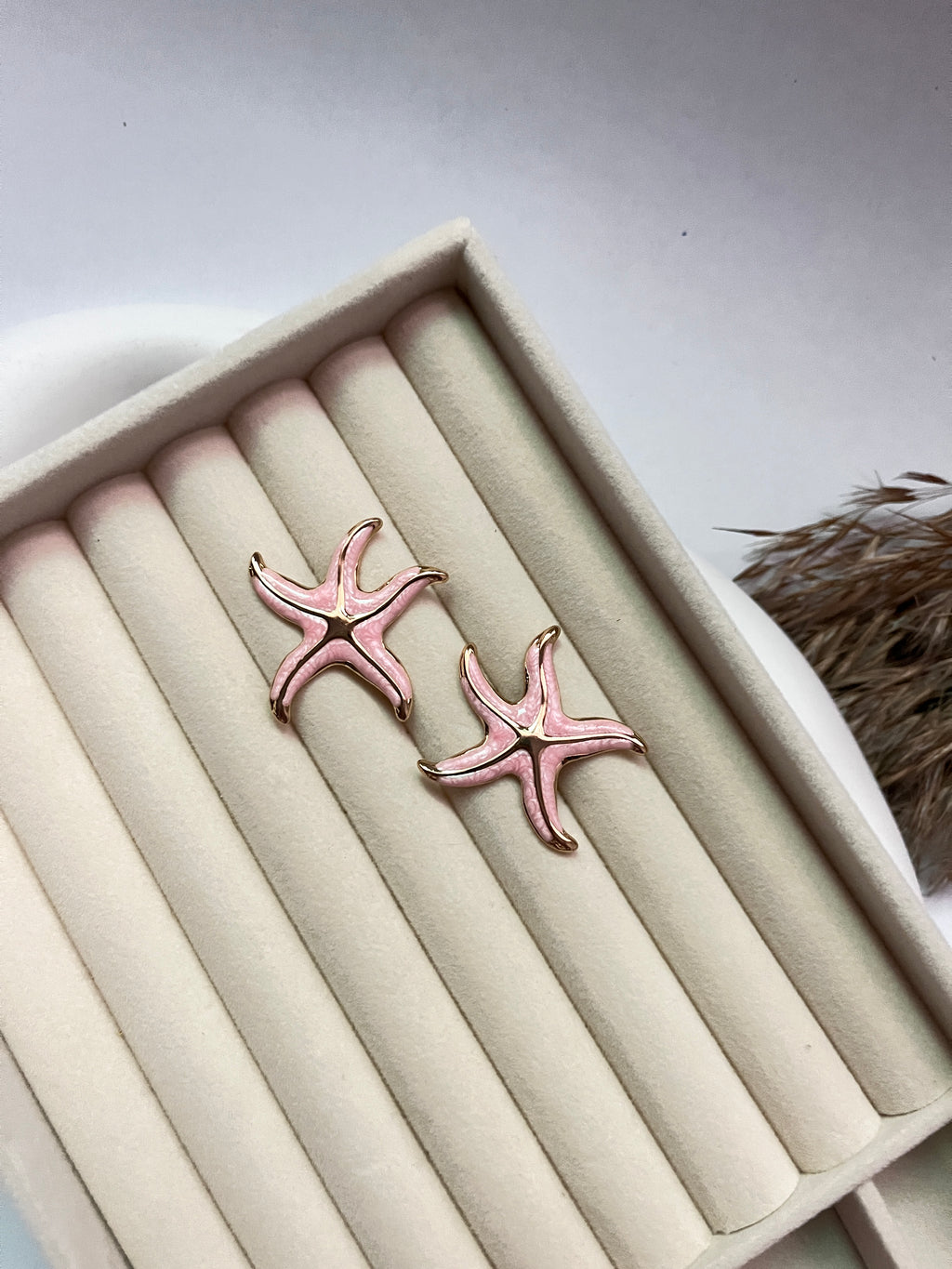 Seoul pink star earrings