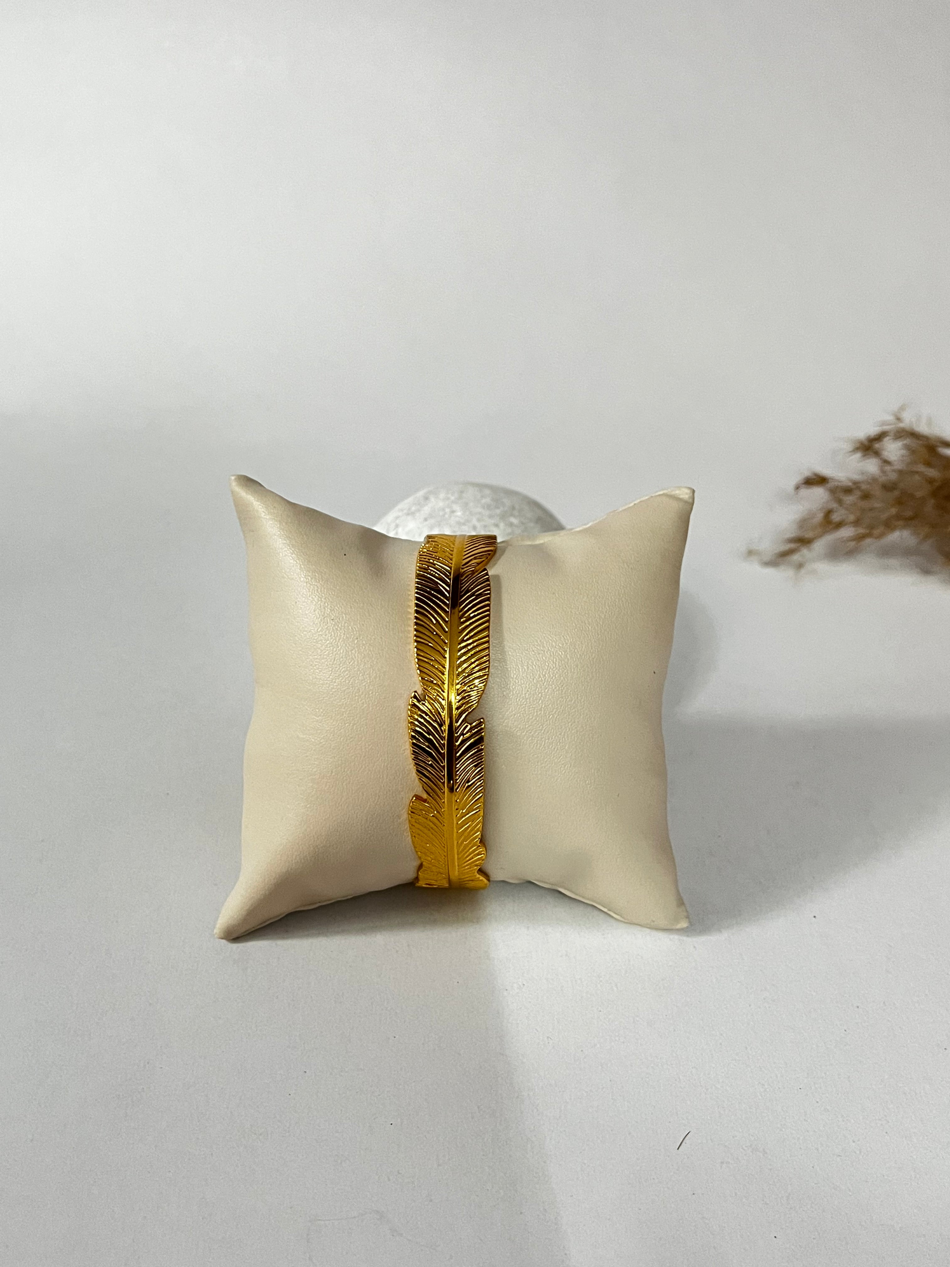 Seoul gold leaf bracelet