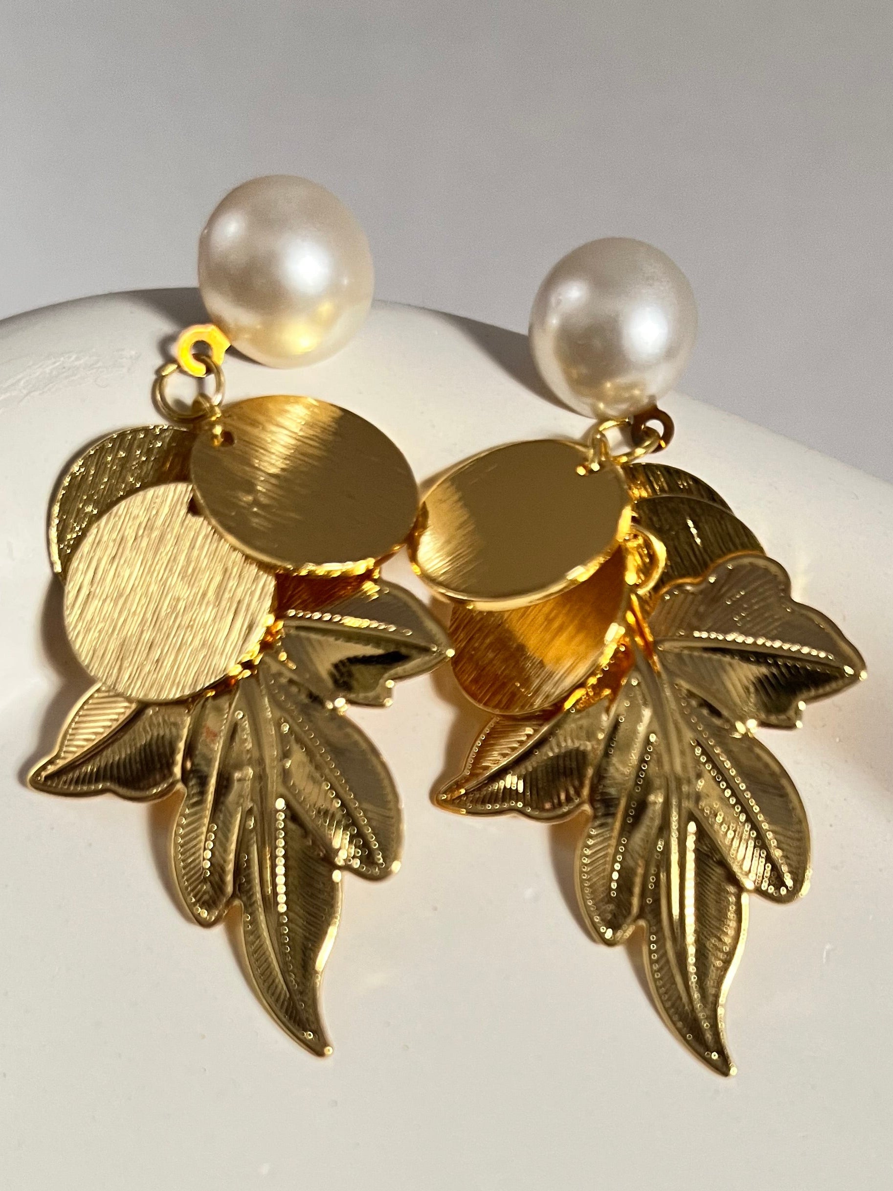 Seoul leafy earrings