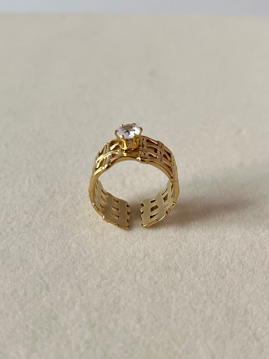 Seoul solitaire ring