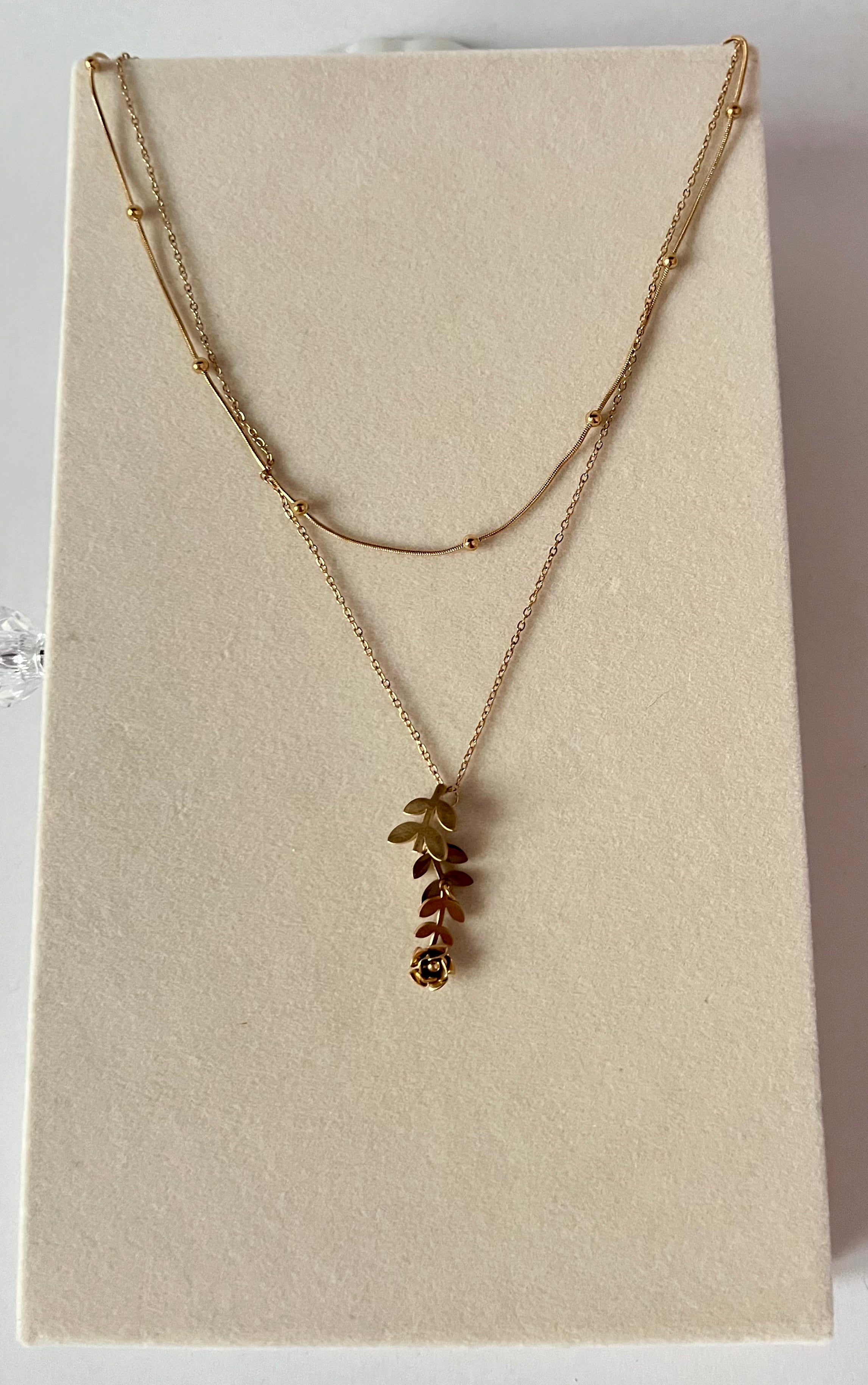 Trishya Rose necklace
