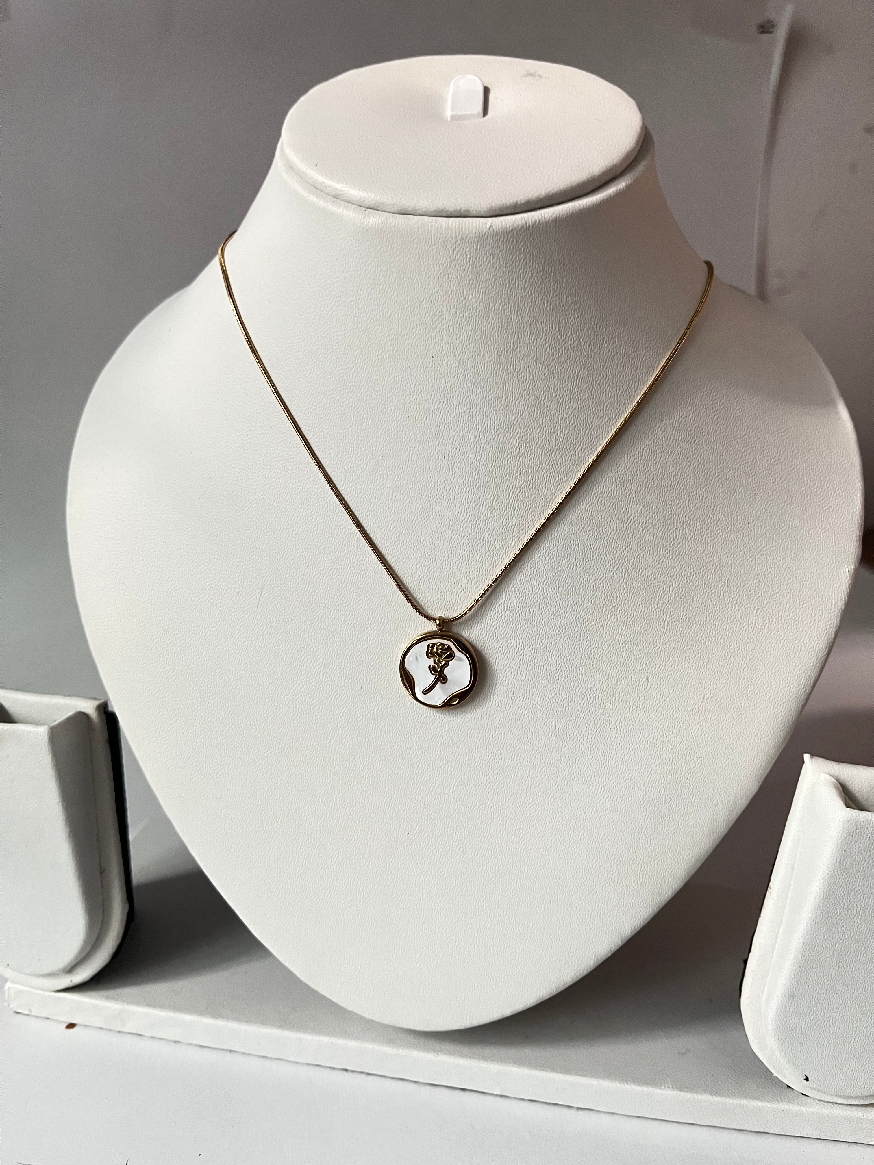 Seoul rose pendant