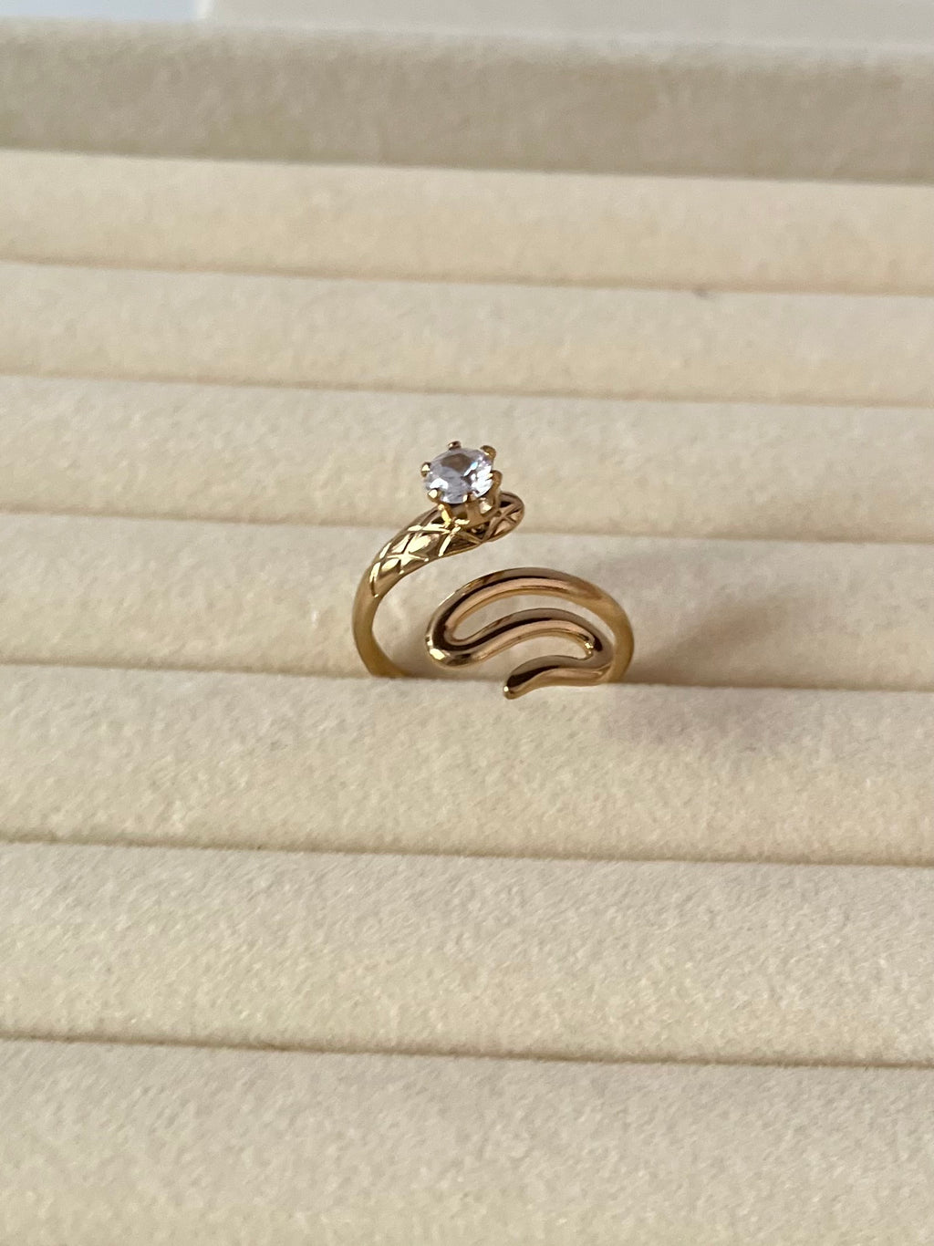 Seoul semi serpent ring