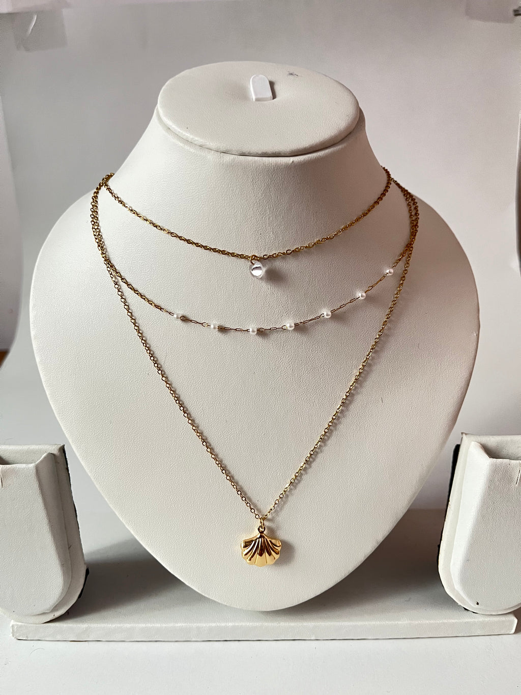 Seoul shell layered necklace
