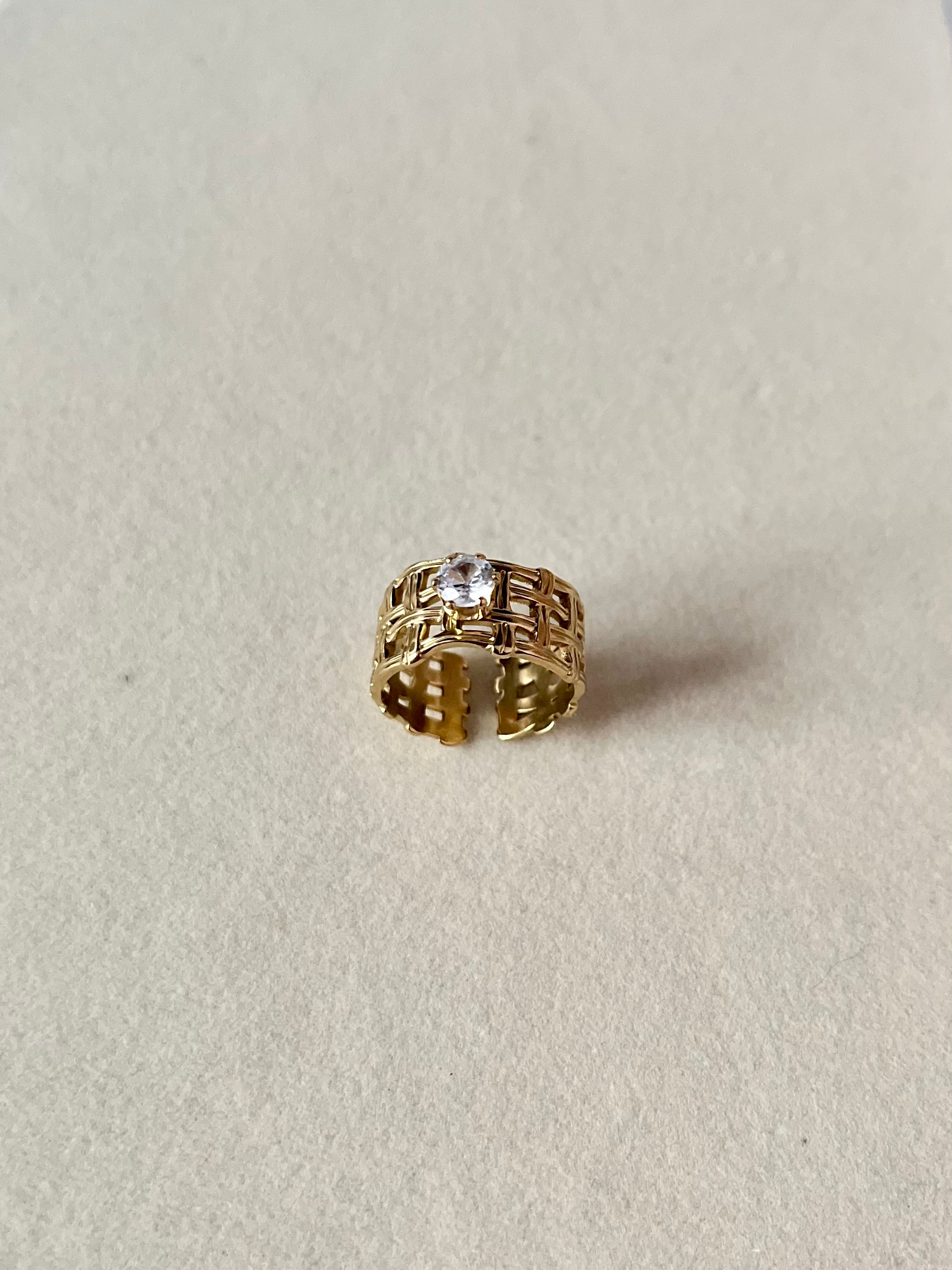 Seoul solitaire ring