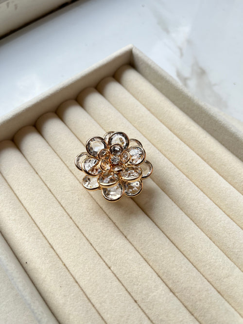 Diamond dew flower ring