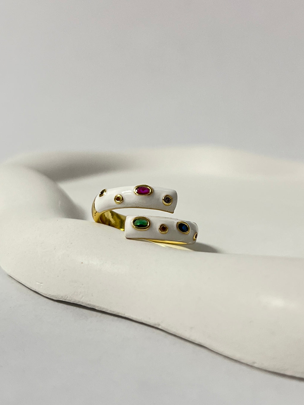 Seoul loop ring