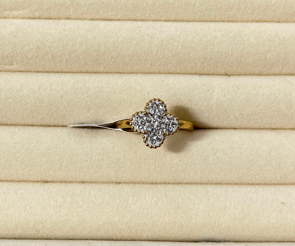 Trishya crystal flower ring