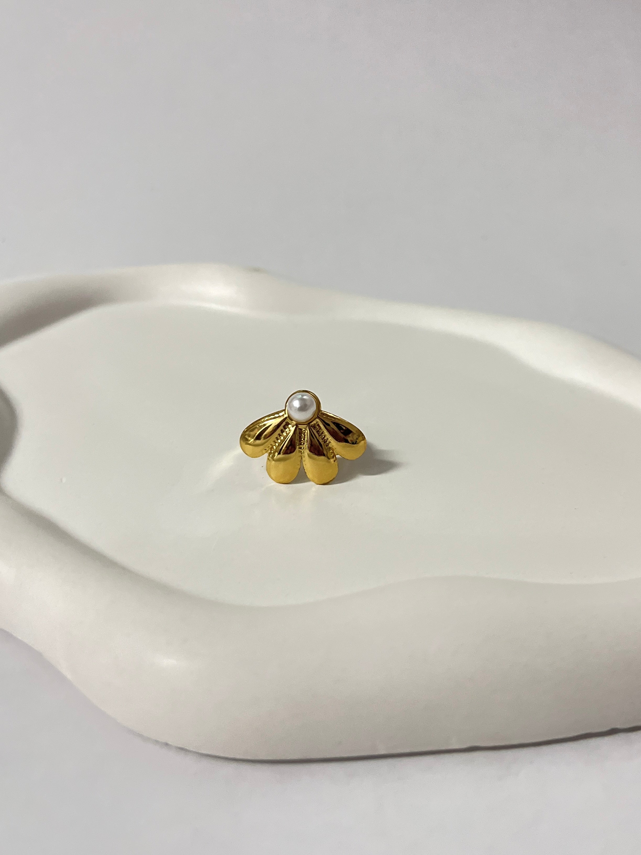 Seoul sea pearl ring