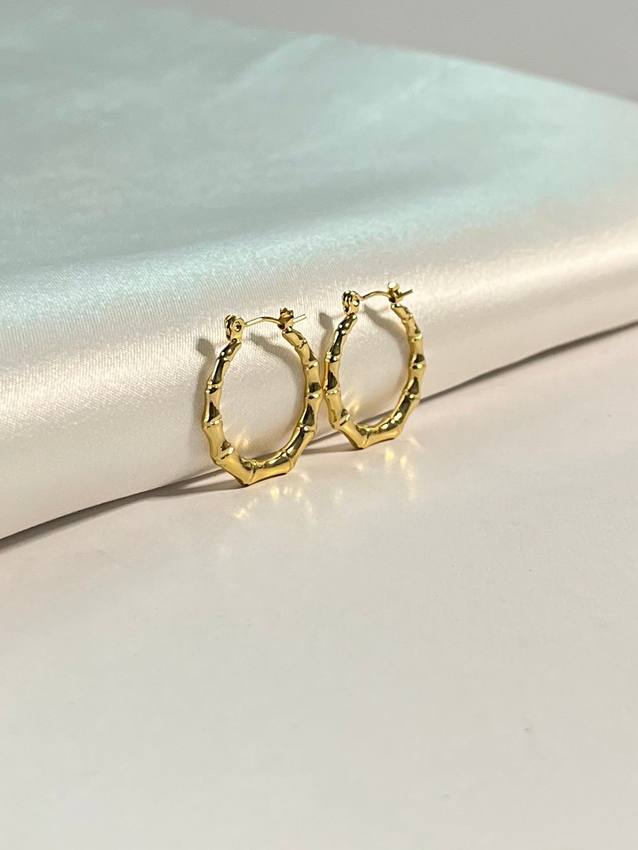 The twist hoops