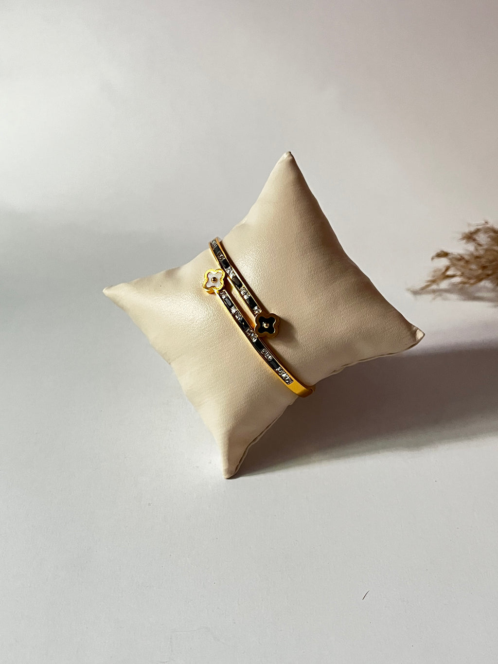 Trishya clover bracelet
