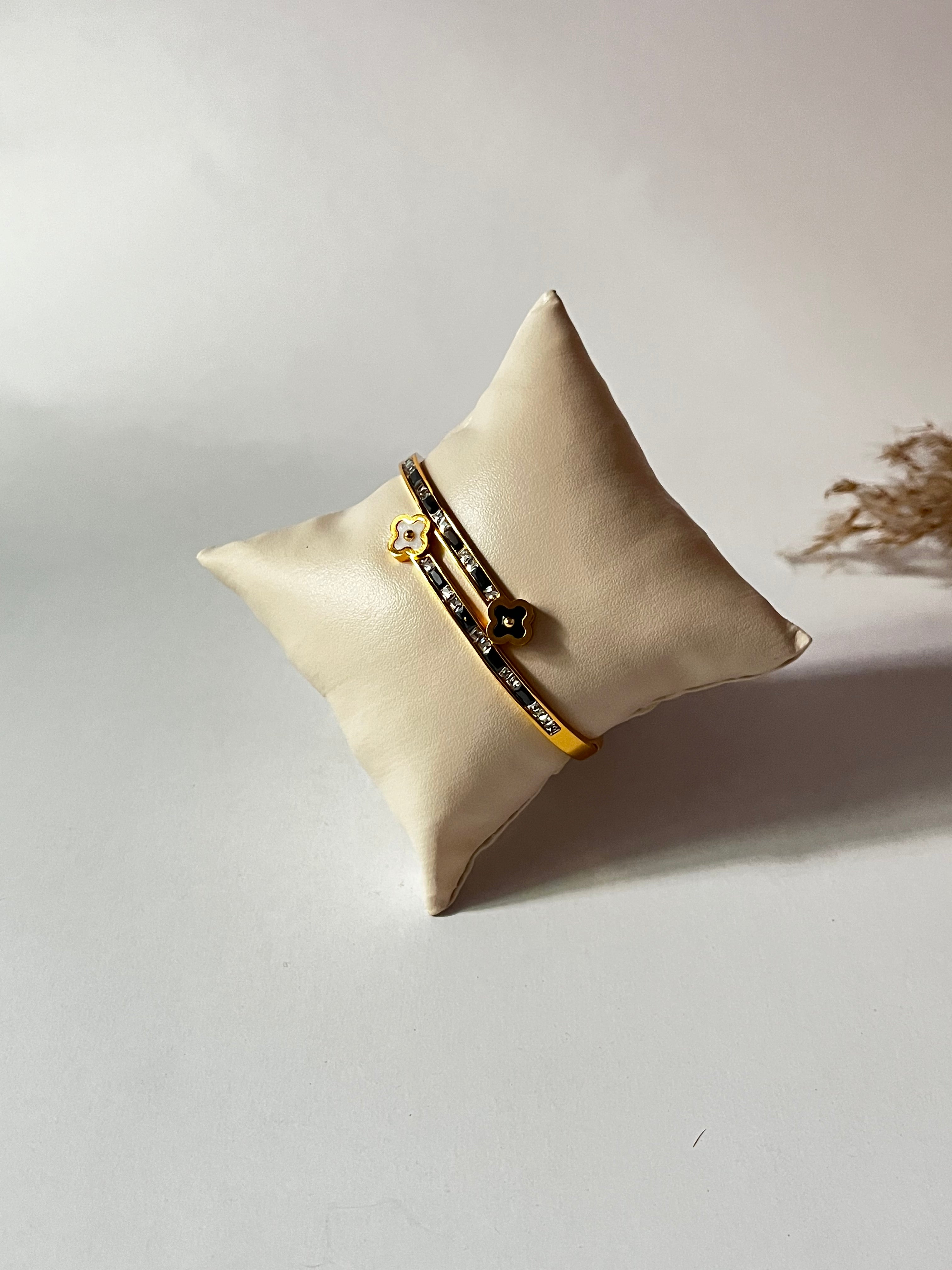 Trishya clover bracelet