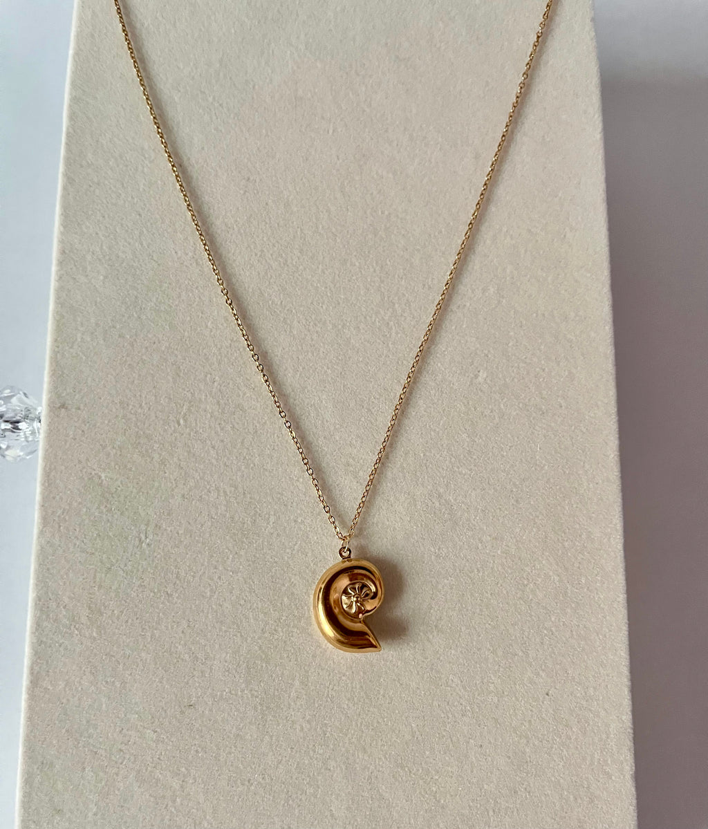 Trishya snail pendant