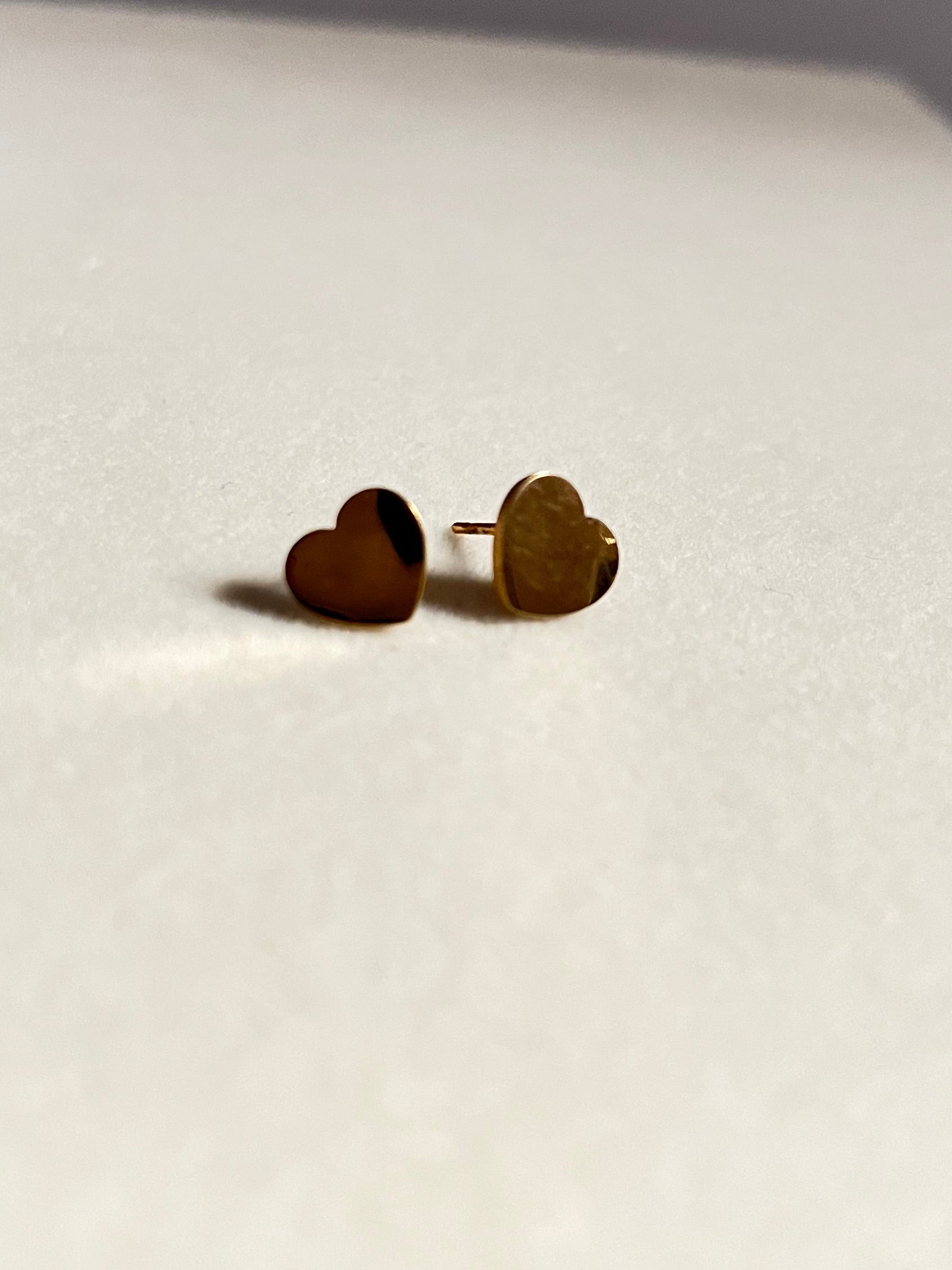 Trishya little hearts studs