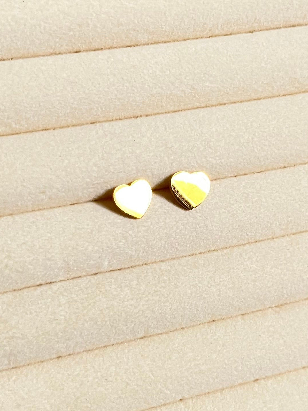 Trishya little hearts studs