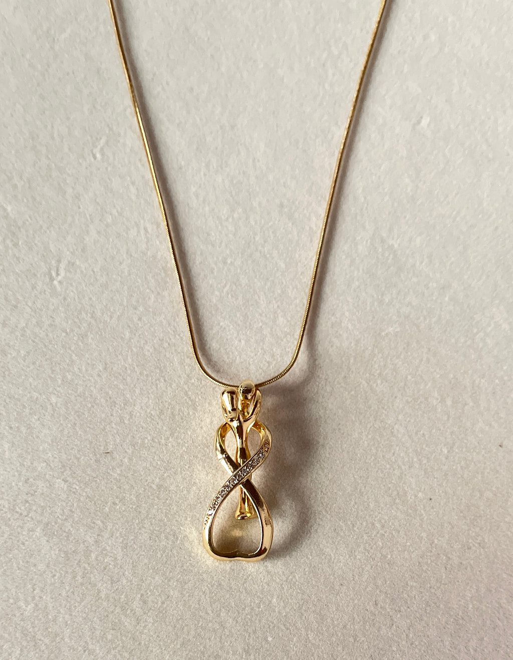 Seoul infinity necklace