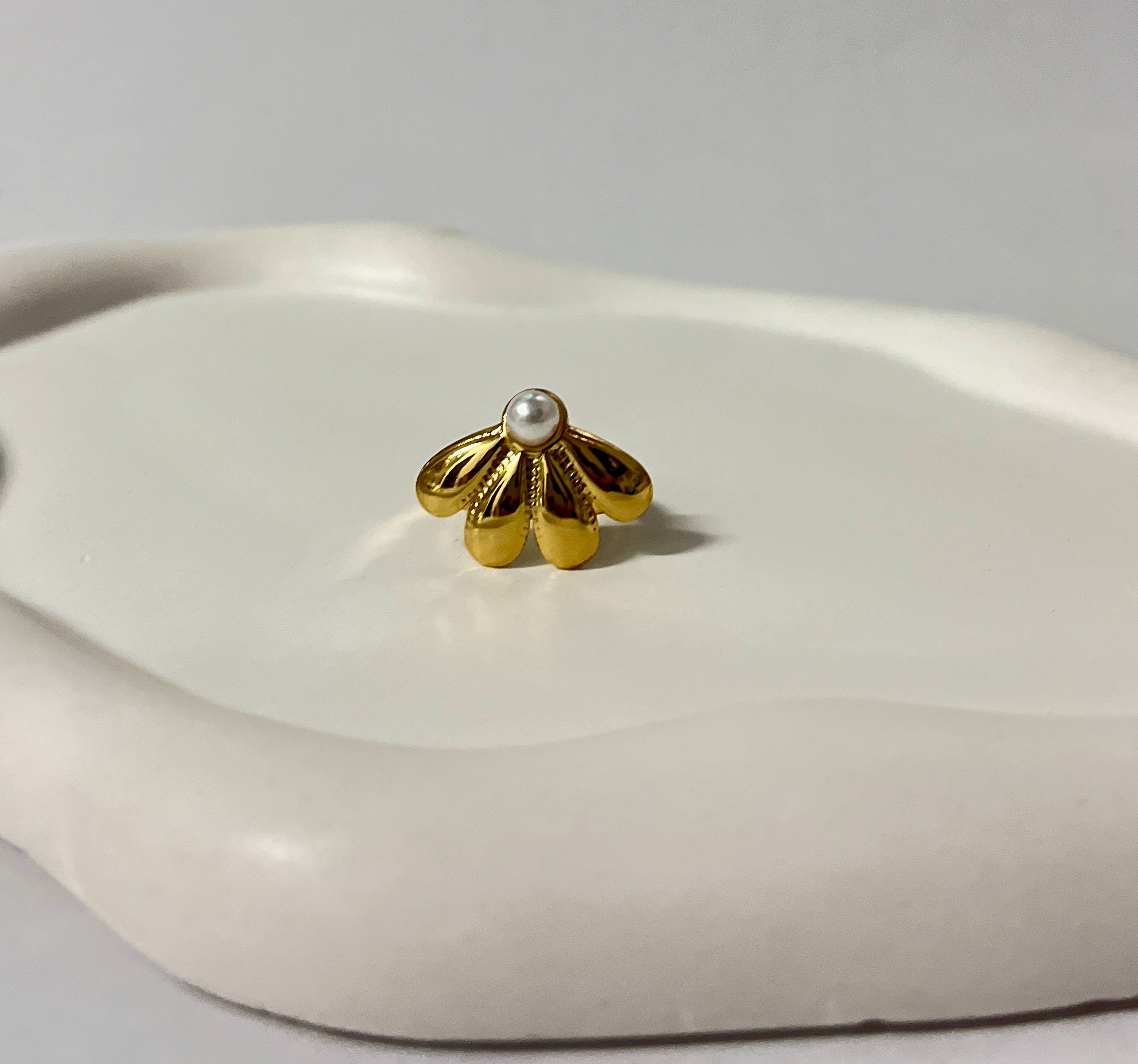 Seoul sea pearl ring
